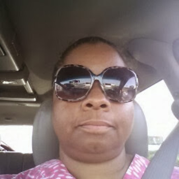 Meet your Posher, Deborah - Picture 1 of 1